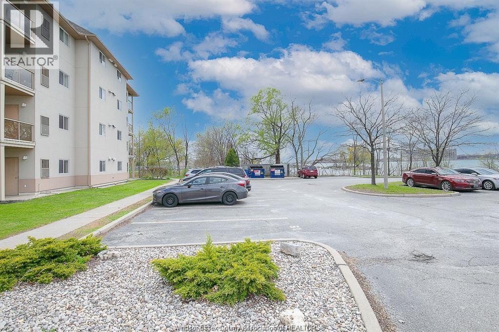 3000 Sandwich Unit# #110, Windsor, ON - Outdoor