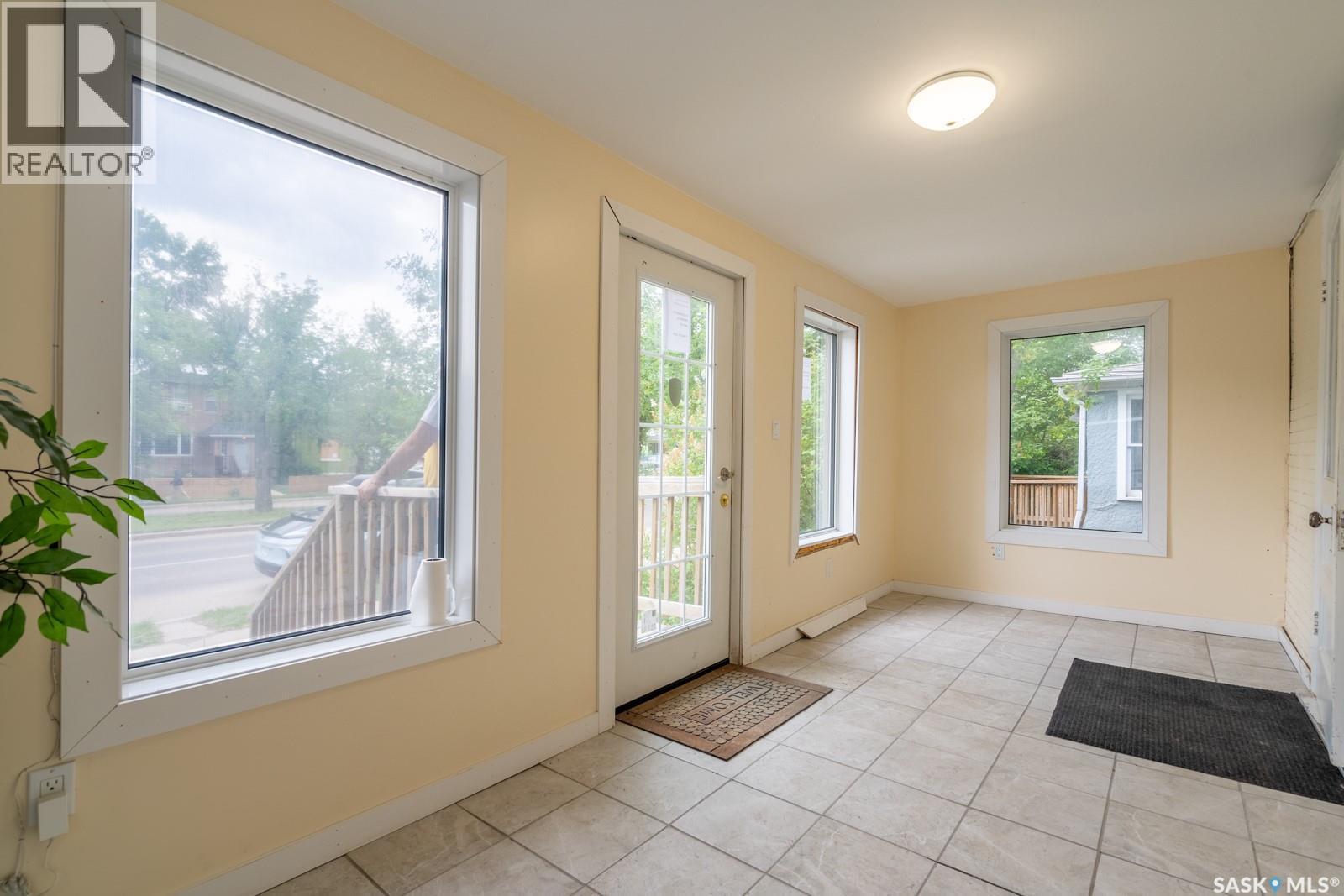 1535 Victoria Avenue, Regina, SK - Indoor Photo Showing Other Room