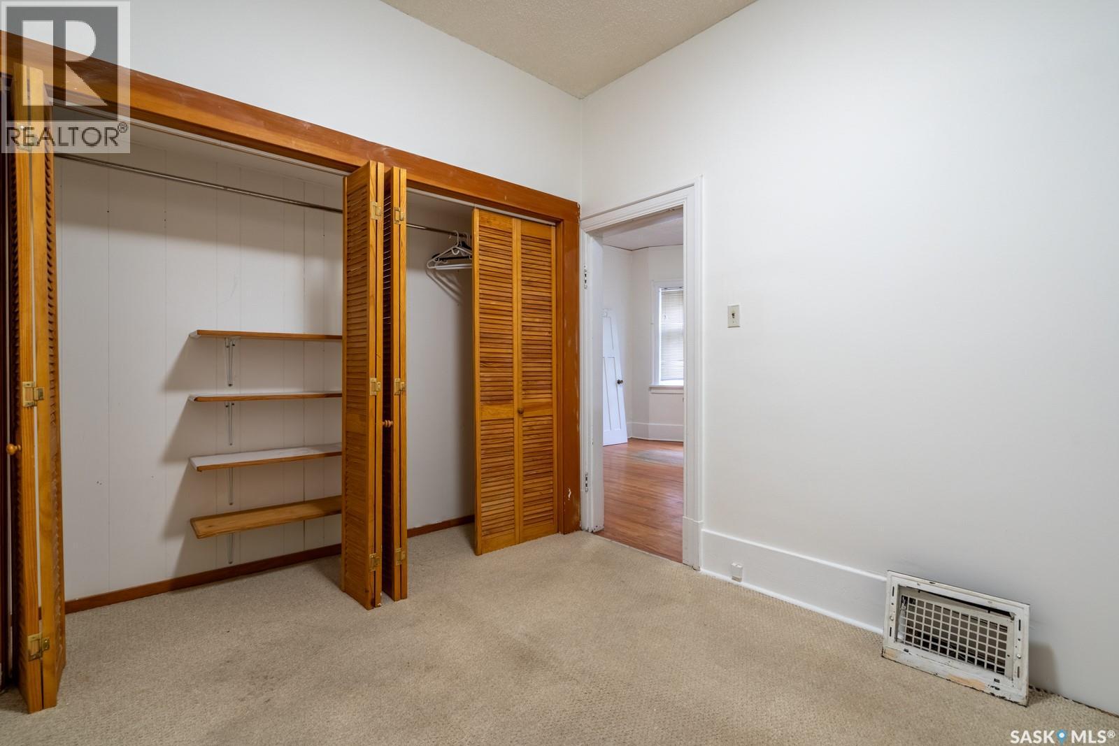 1535 Victoria Avenue, Regina, SK - Indoor Photo Showing Other Room