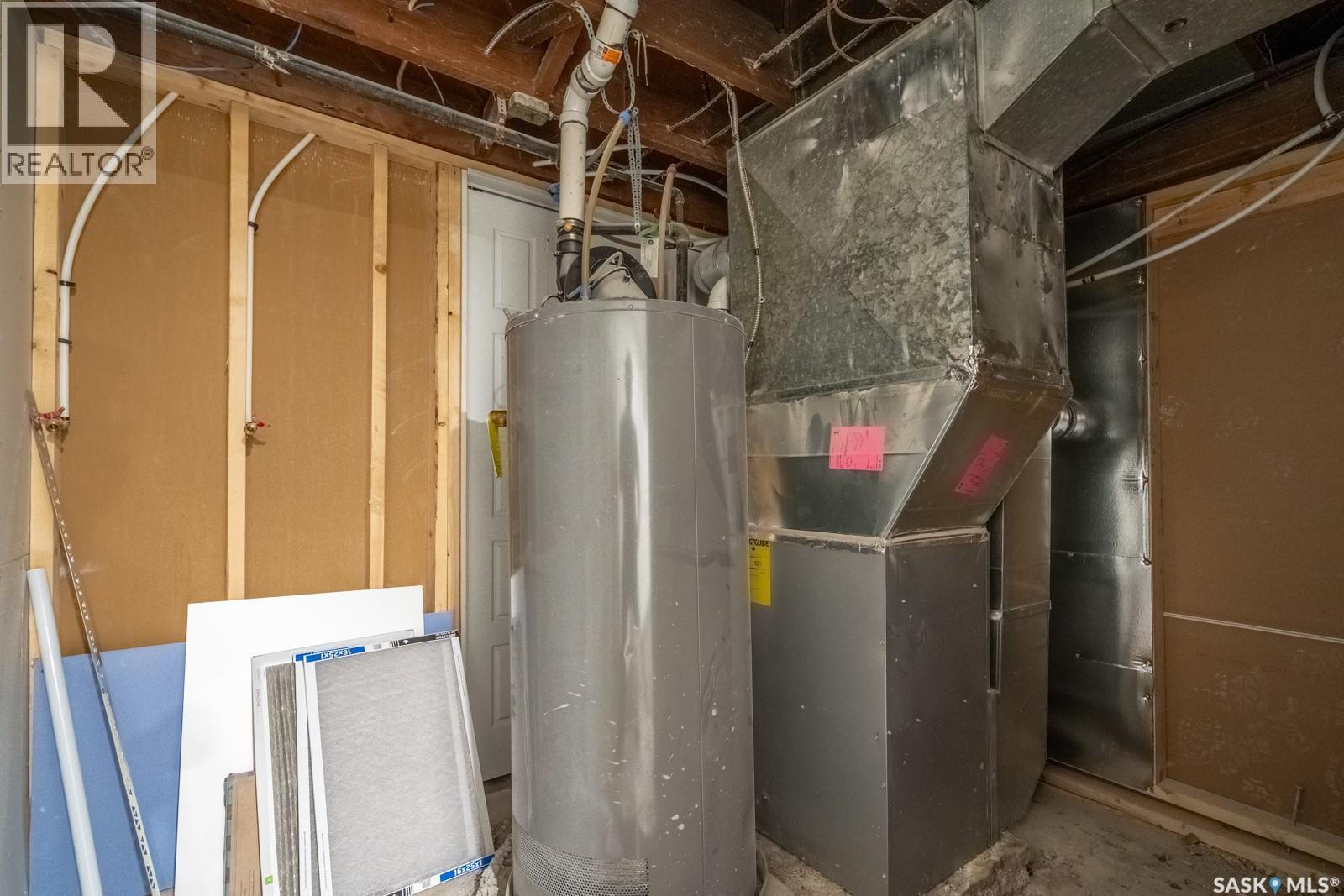 1535 Victoria Avenue, Regina, SK - Indoor Photo Showing Basement