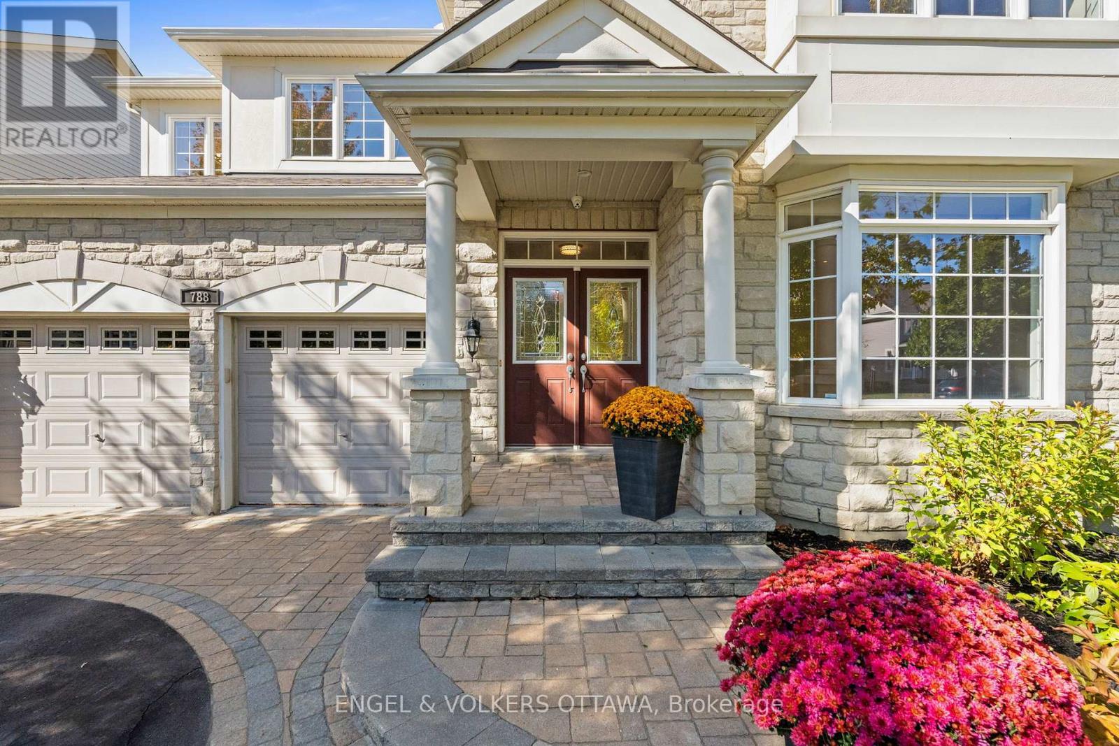 788 Kilbirnie Drive, Ottawa, ON - Outdoor