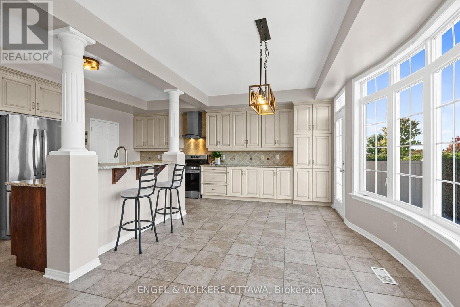 788 Kilbirnie Drive, Ottawa, ON - Indoor