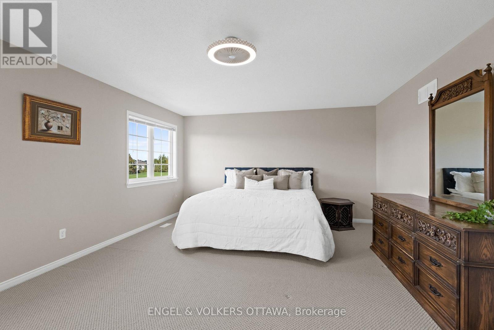 788 Kilbirnie Drive, Ottawa, ON - Indoor Photo Showing Bedroom