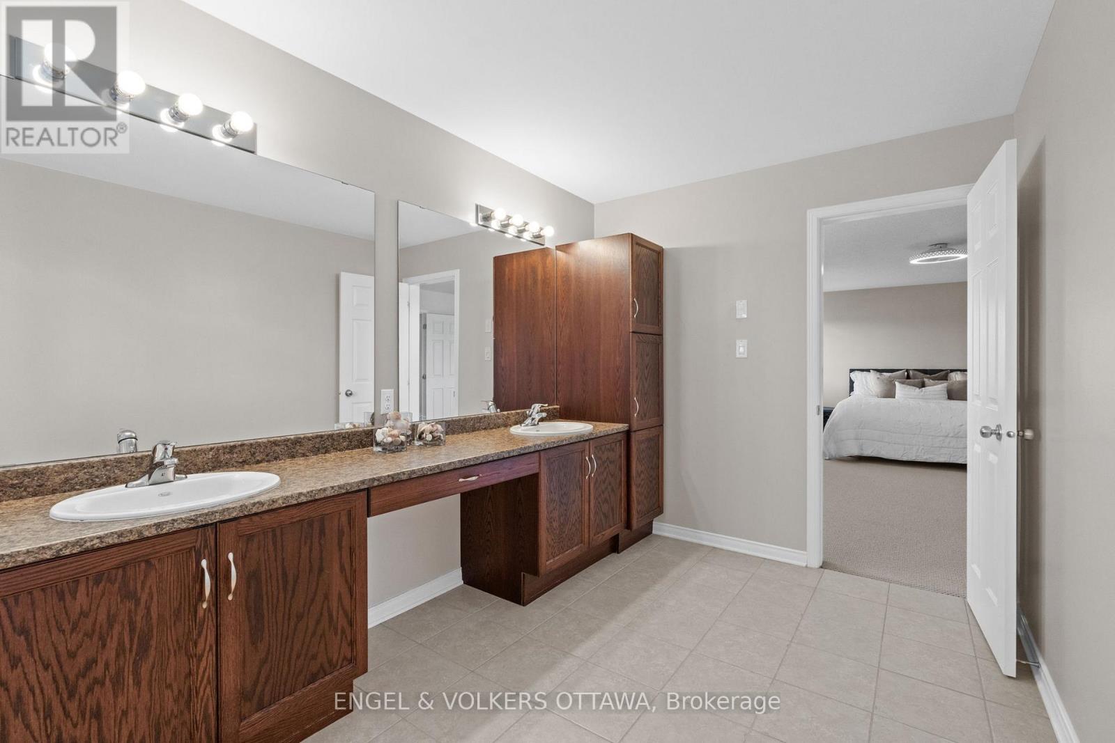 788 Kilbirnie Drive, Ottawa, ON - Indoor Photo Showing Bathroom