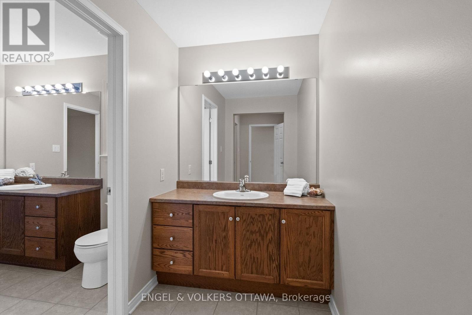 788 Kilbirnie Drive, Ottawa, ON - Indoor Photo Showing Bathroom