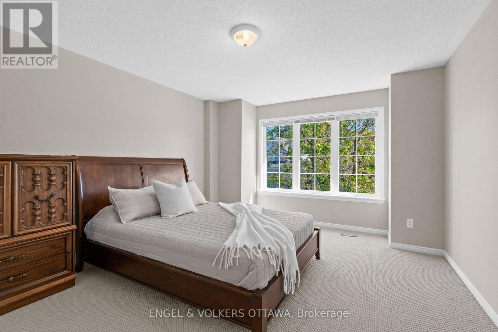 788 Kilbirnie Drive, Ottawa, ON - Indoor Photo Showing Bedroom