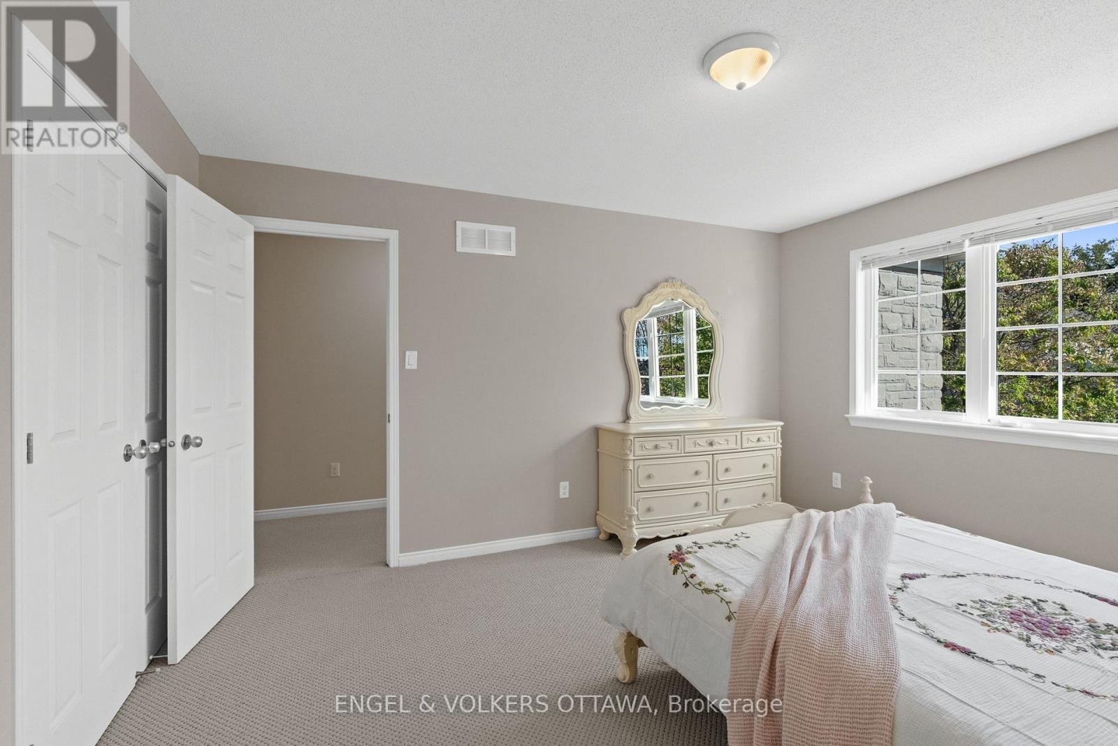 788 Kilbirnie Drive, Ottawa, ON - Indoor Photo Showing Bedroom
