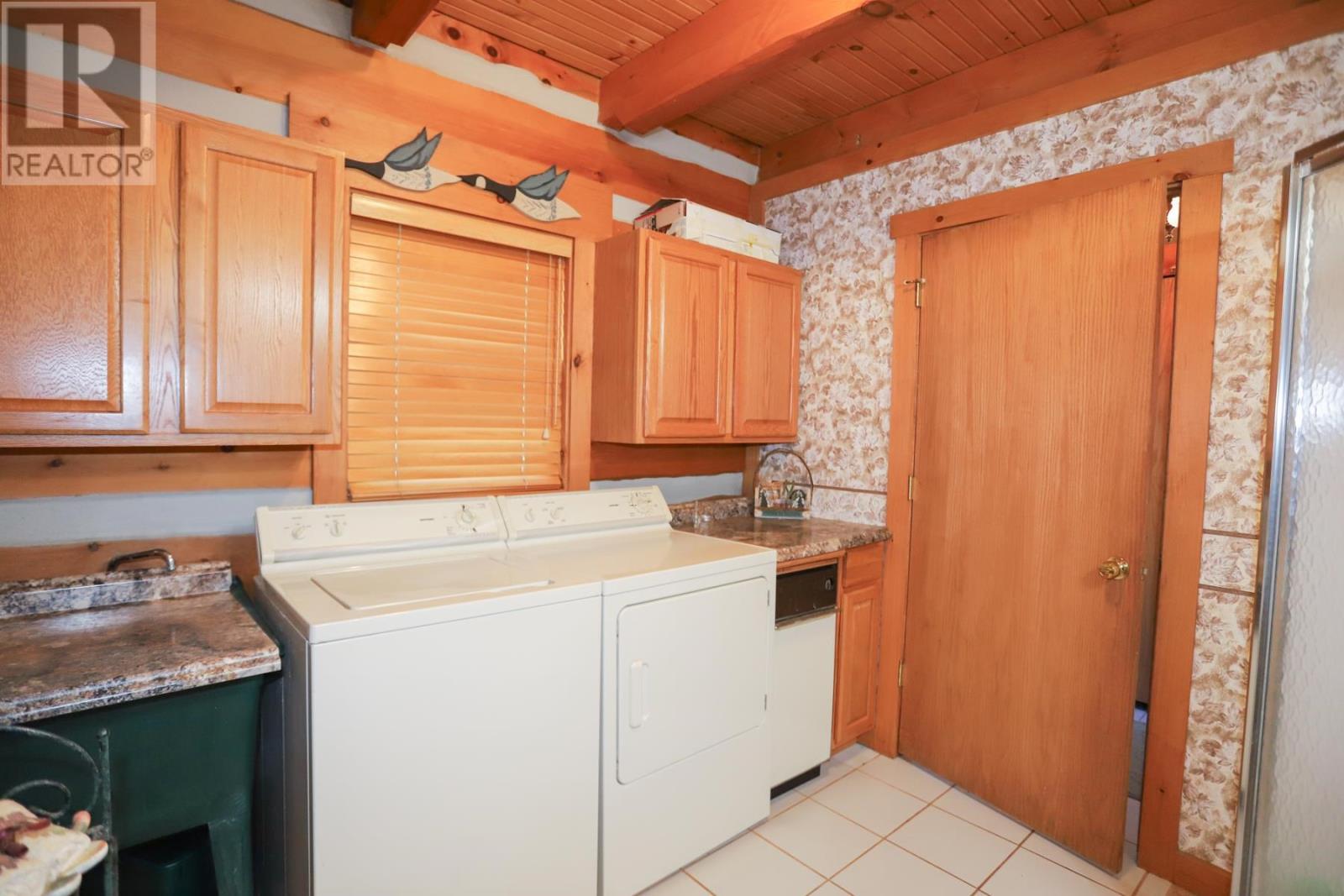 281 Beaton Rd, Iron Bridge, ON - Indoor Photo Showing Laundry Room
