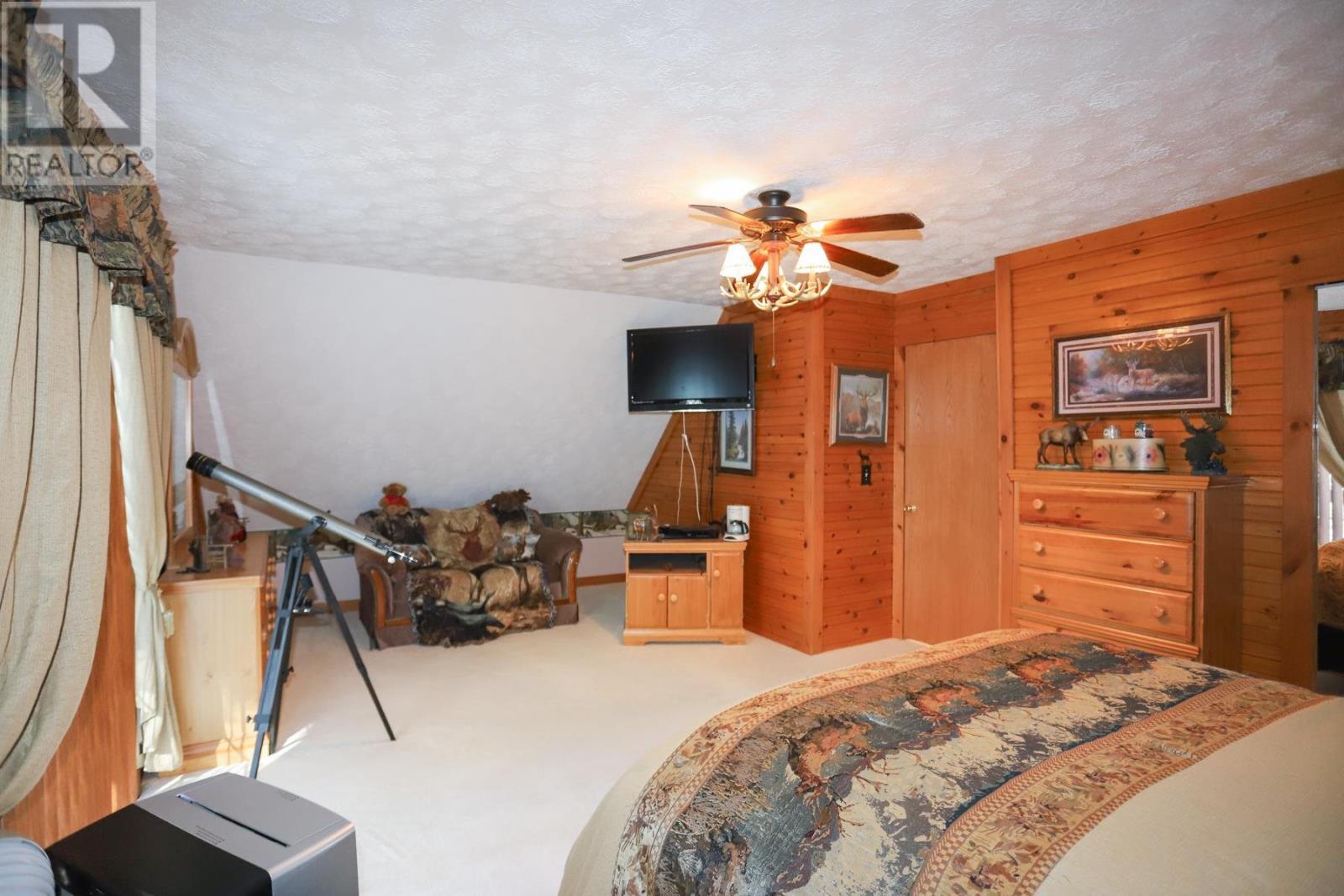 281 Beaton Rd, Iron Bridge, ON - Indoor