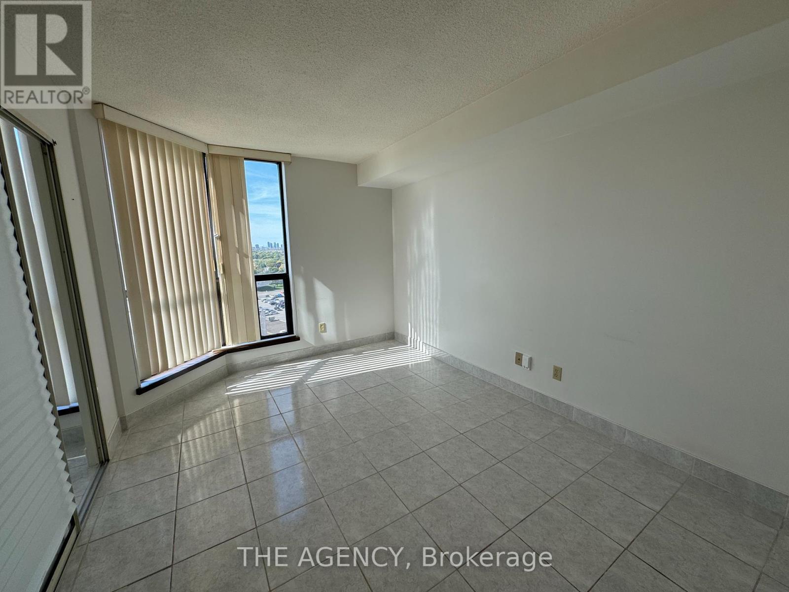 1104 - 1155 Bough Beeches Boulevard W, Mississauga, ON - Indoor Photo Showing Other Room