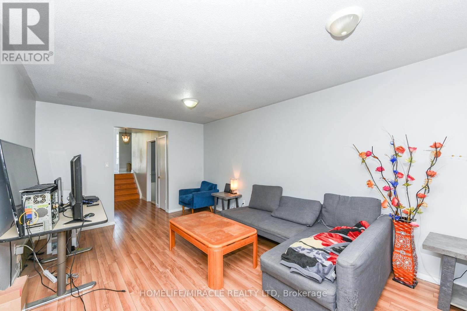 3442 Laddie Crescent, Mississauga, ON - Indoor Photo Showing Living Room