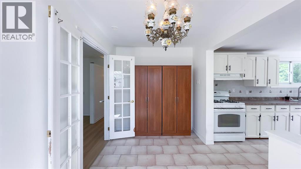 10148 Port Franks Estates Drive, Lambton Shores, ON - Indoor Photo Showing Kitchen
