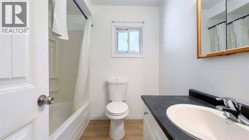 10148 Port Franks Estates Drive, Lambton Shores, ON - Indoor Photo Showing Bathroom