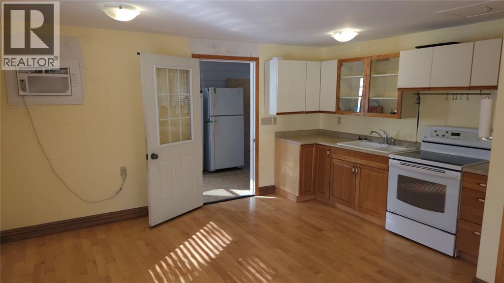 10148 Port Franks Estates Drive, Lambton Shores, ON - Indoor Photo Showing Kitchen