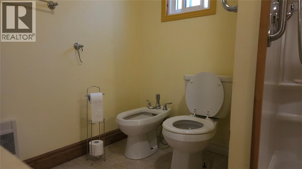 10148 Port Franks Estates Drive, Lambton Shores, ON - Indoor Photo Showing Bathroom