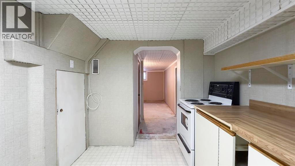 10148 Port Franks Estates Drive, Lambton Shores, ON - Indoor Photo Showing Kitchen