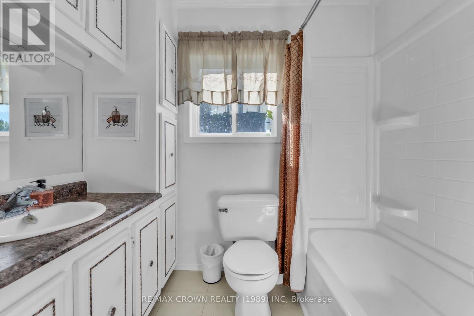 936 Laplante Road, Bonfield, ON - Indoor Photo Showing Bathroom