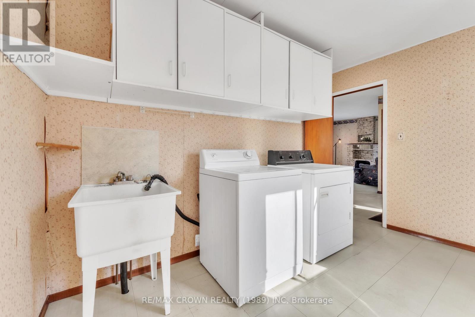 936 Laplante Road, Bonfield, ON - Indoor Photo Showing Laundry Room