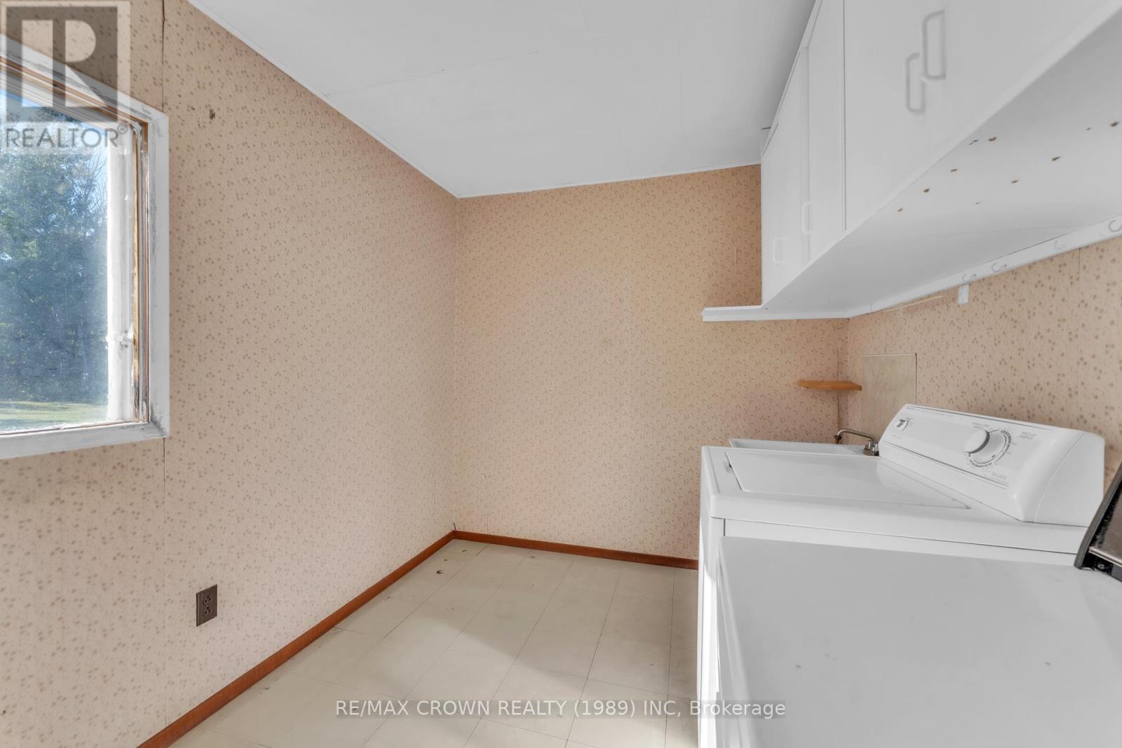 936 Laplante Road, Bonfield, ON - Indoor Photo Showing Laundry Room