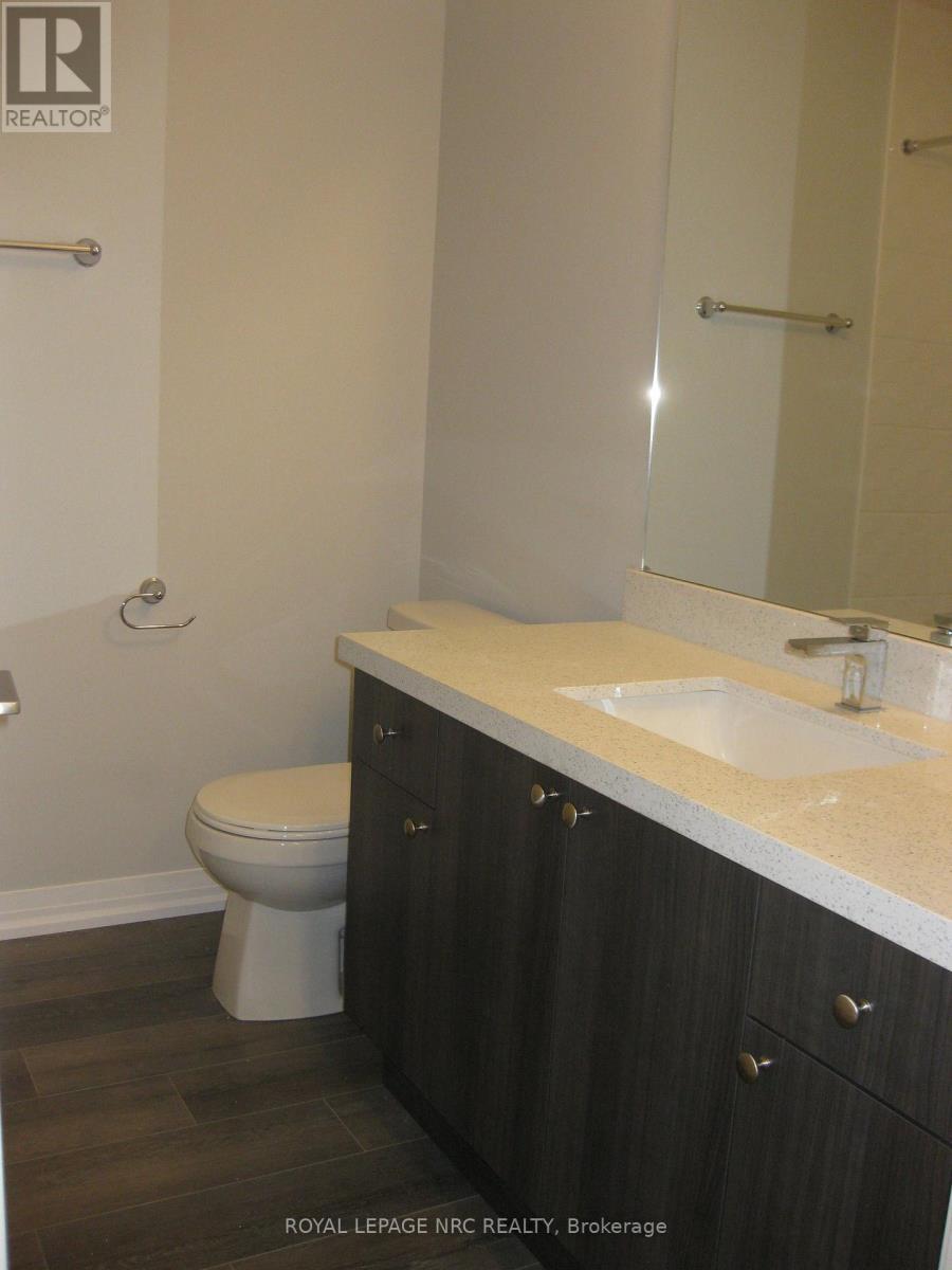 70 - 6705 Cropp Street, Niagara Falls (Morrison), ON - Indoor Photo Showing Bathroom