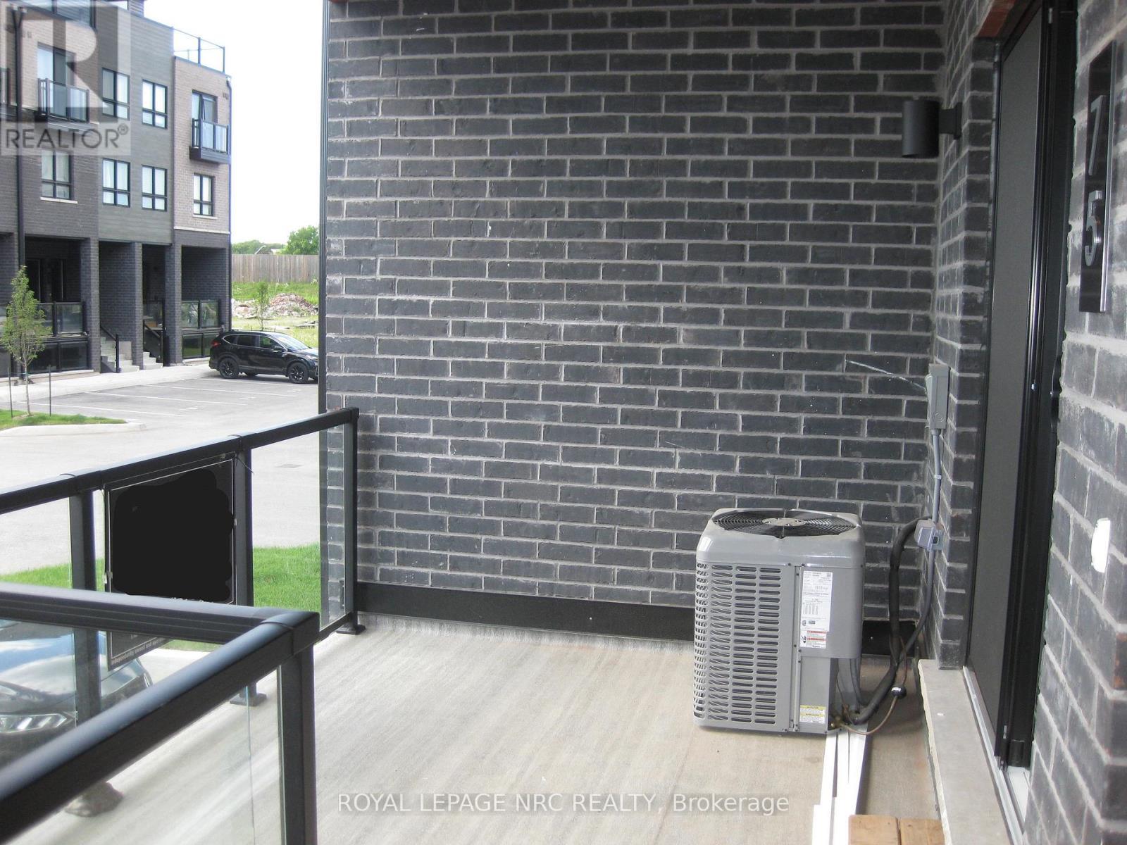 70 - 6705 Cropp Street, Niagara Falls (Morrison), ON - Outdoor