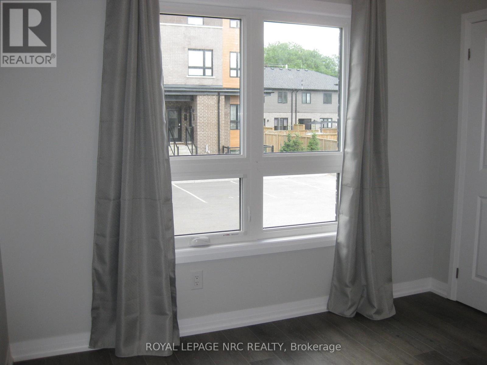 70 - 6705 Cropp Street, Niagara Falls (Morrison), ON - Indoor Photo Showing Other Room