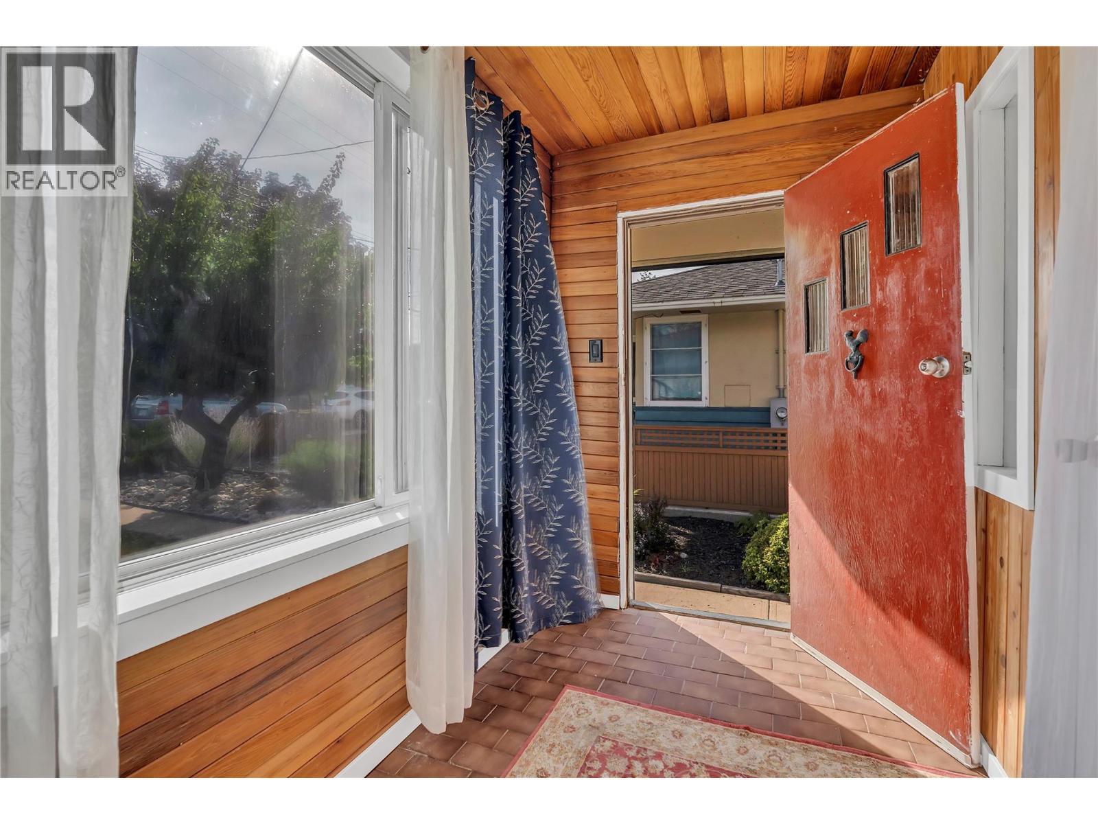 573 Jermyn Avenue, Penticton, BC - Photo Showing Other Room