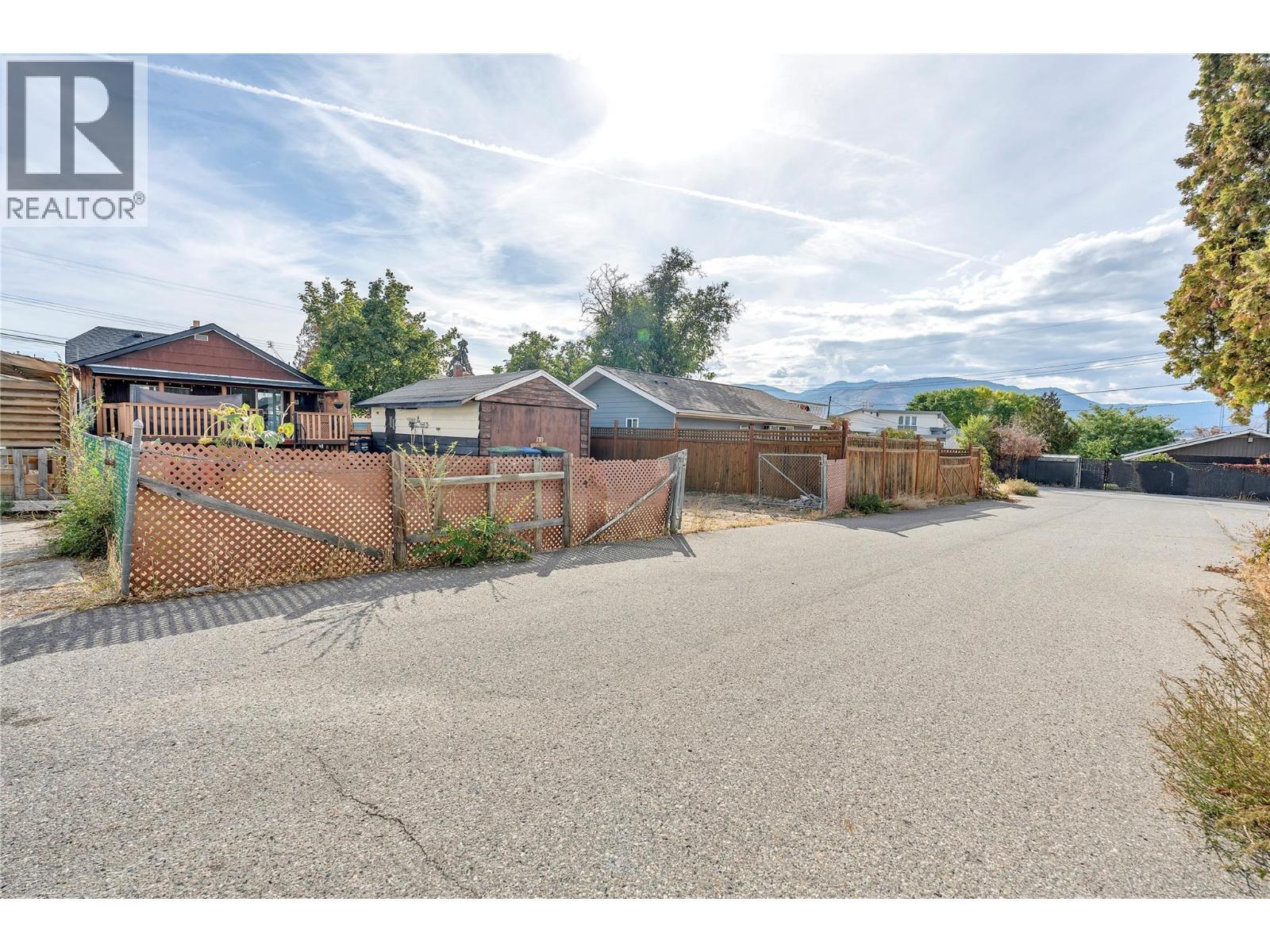 573 Jermyn Avenue, Penticton, BC - Outdoor