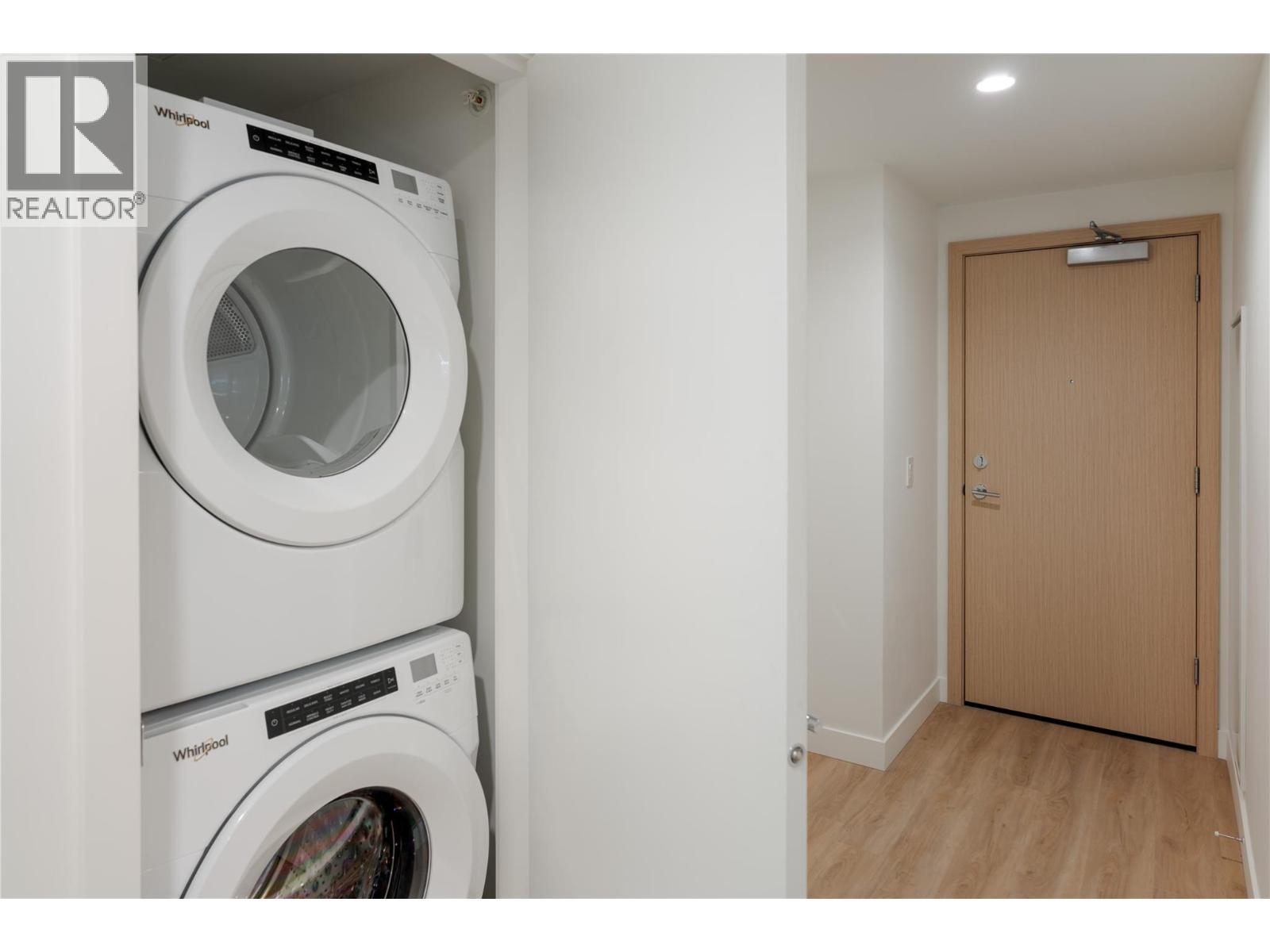 238 Leon Avenue Unit# 707, Kelowna, BC - Indoor Photo Showing Laundry Room