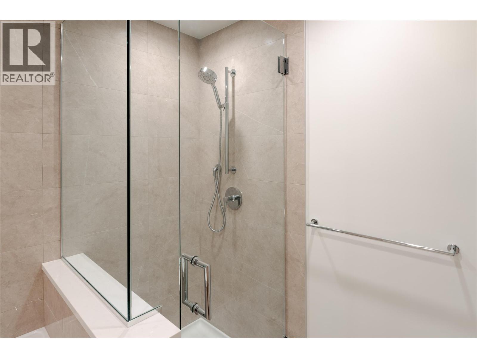 238 Leon Avenue Unit# 707, Kelowna, BC - Indoor Photo Showing Bathroom