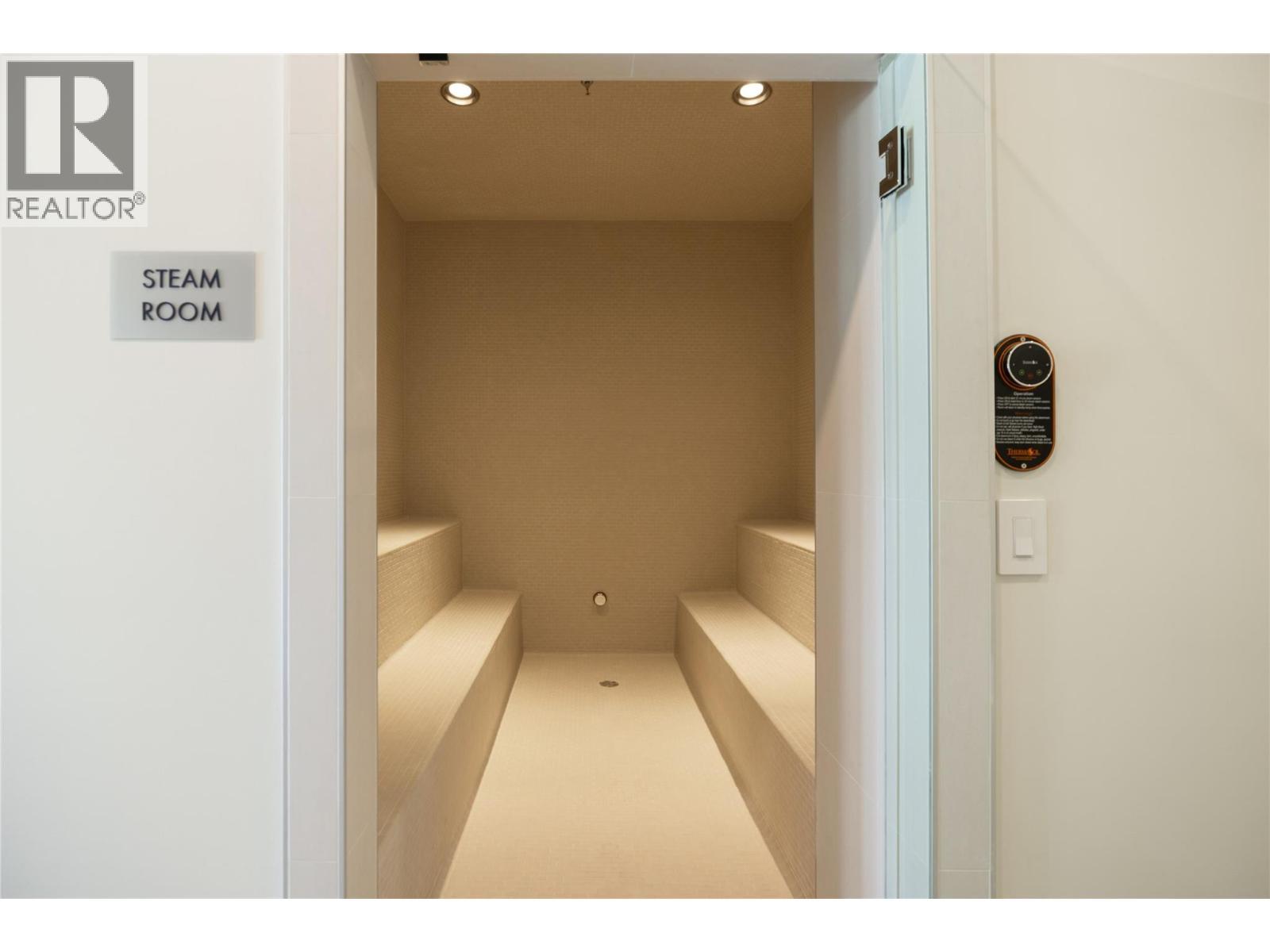 238 Leon Avenue Unit# 707, Kelowna, BC - Indoor Photo Showing Other Room