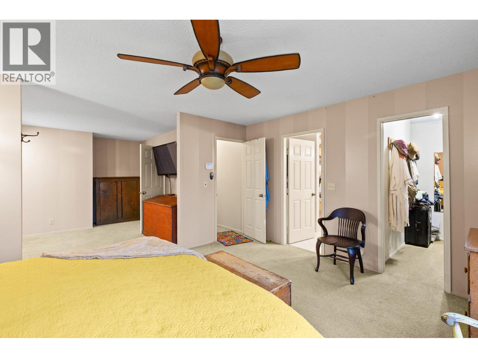 230 Cypress Drive, Coldstream, BC - Indoor Photo Showing Bedroom