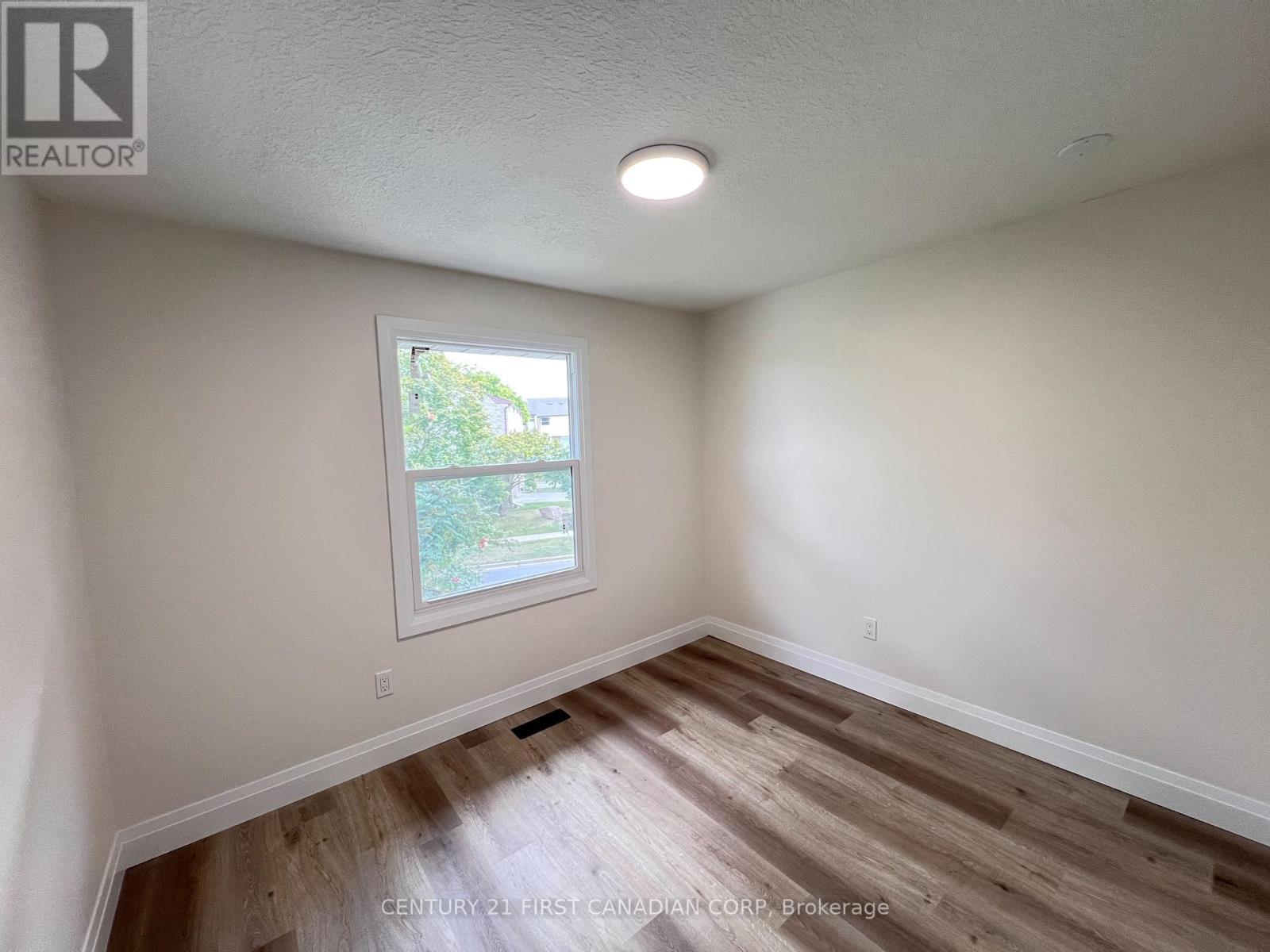 5 Chiddington Gate, London South (South R), ON - Indoor Photo Showing Other Room