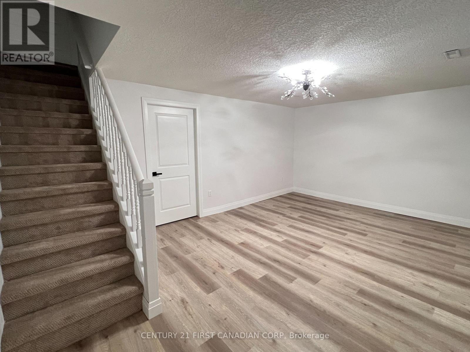 5 Chiddington Gate, London South (South R), ON - Indoor Photo Showing Other Room