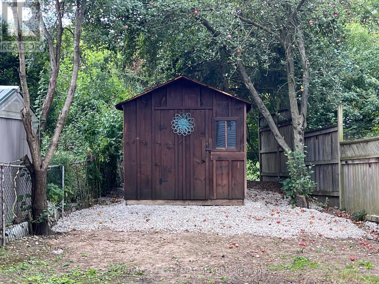 5 Chiddington Gate, London South (South R), ON - Outdoor