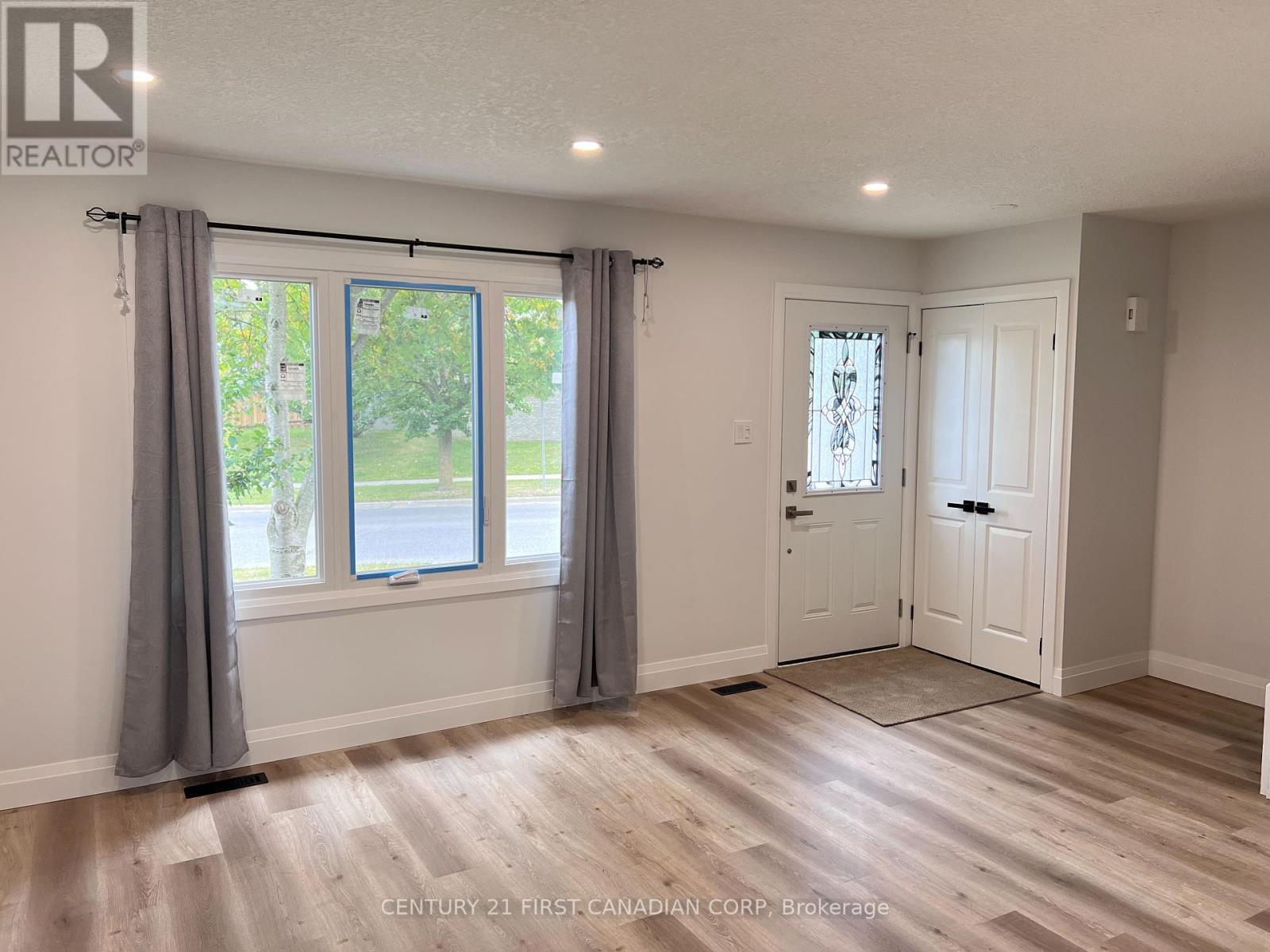 5 Chiddington Gate, London South (South R), ON - Indoor Photo Showing Other Room