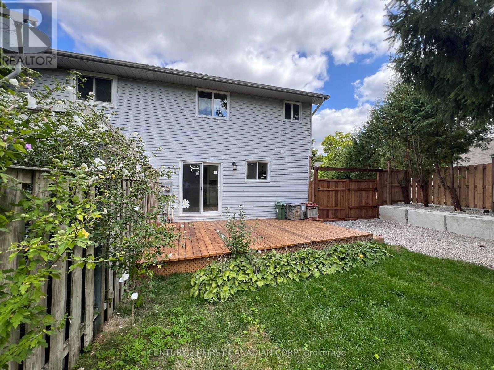 5 Chiddington Gate, London South (South R), ON - Outdoor