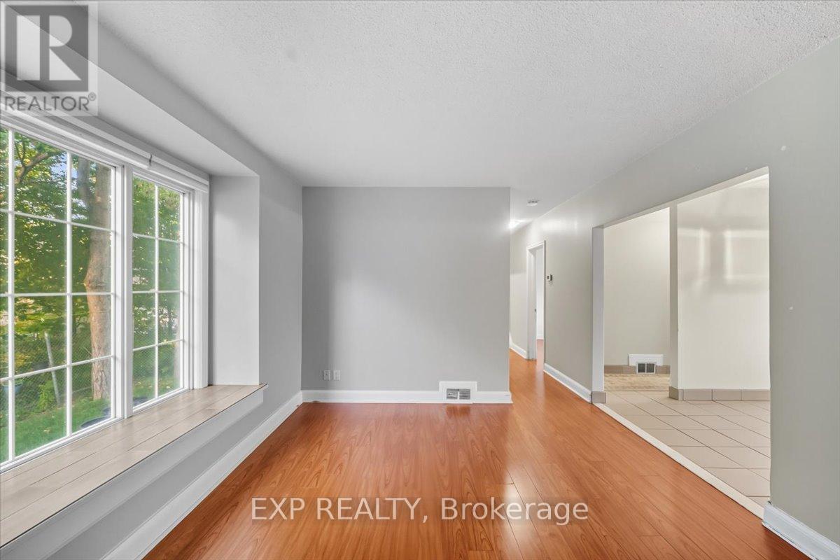 16 King Georges Drive W, Toronto, ON - Indoor Photo Showing Other Room