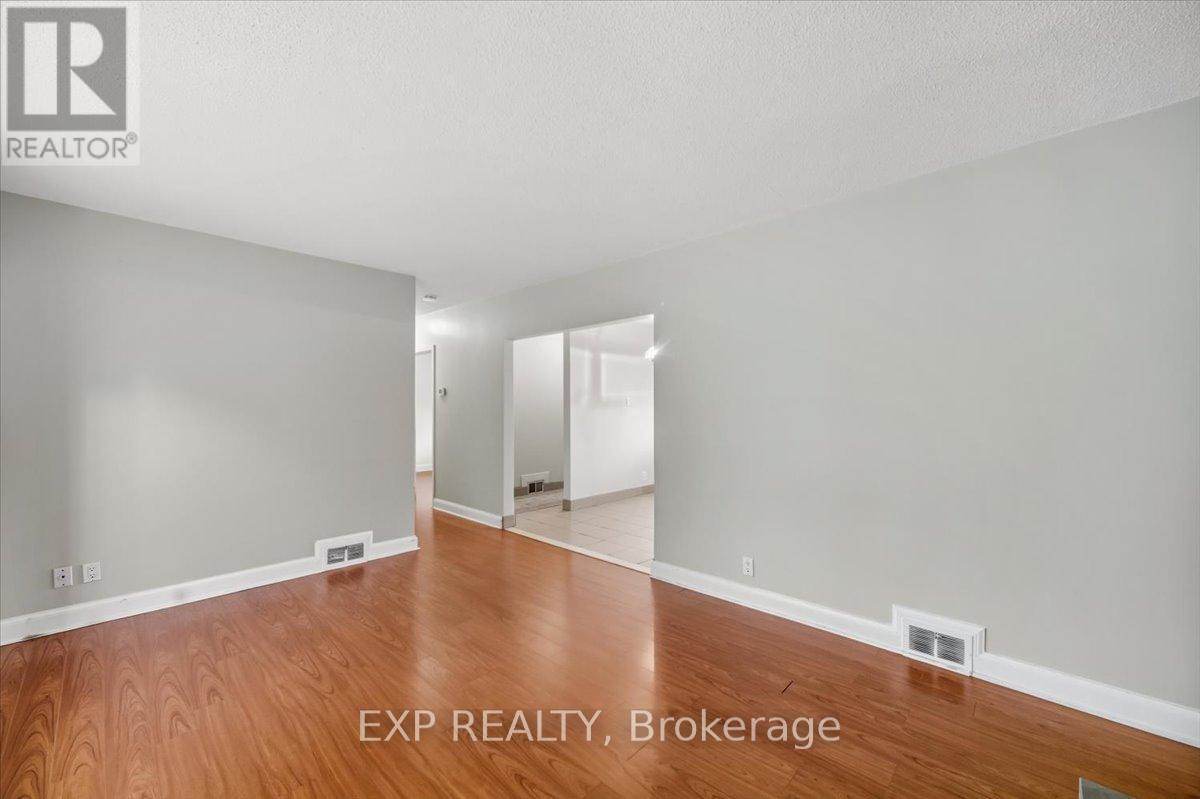 16 King Georges Drive W, Toronto, ON - Indoor Photo Showing Other Room