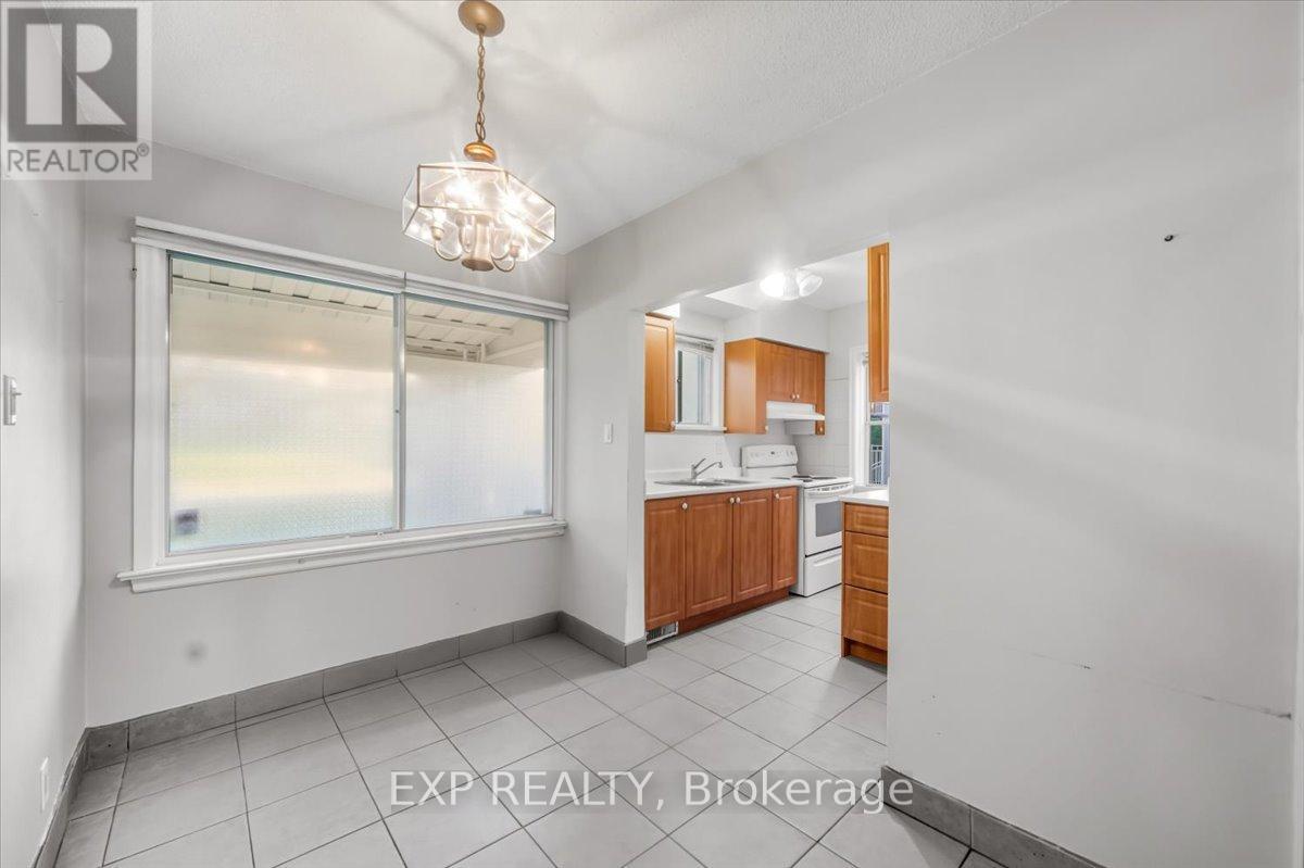 16 King Georges Drive W, Toronto, ON - Indoor Photo Showing Other Room