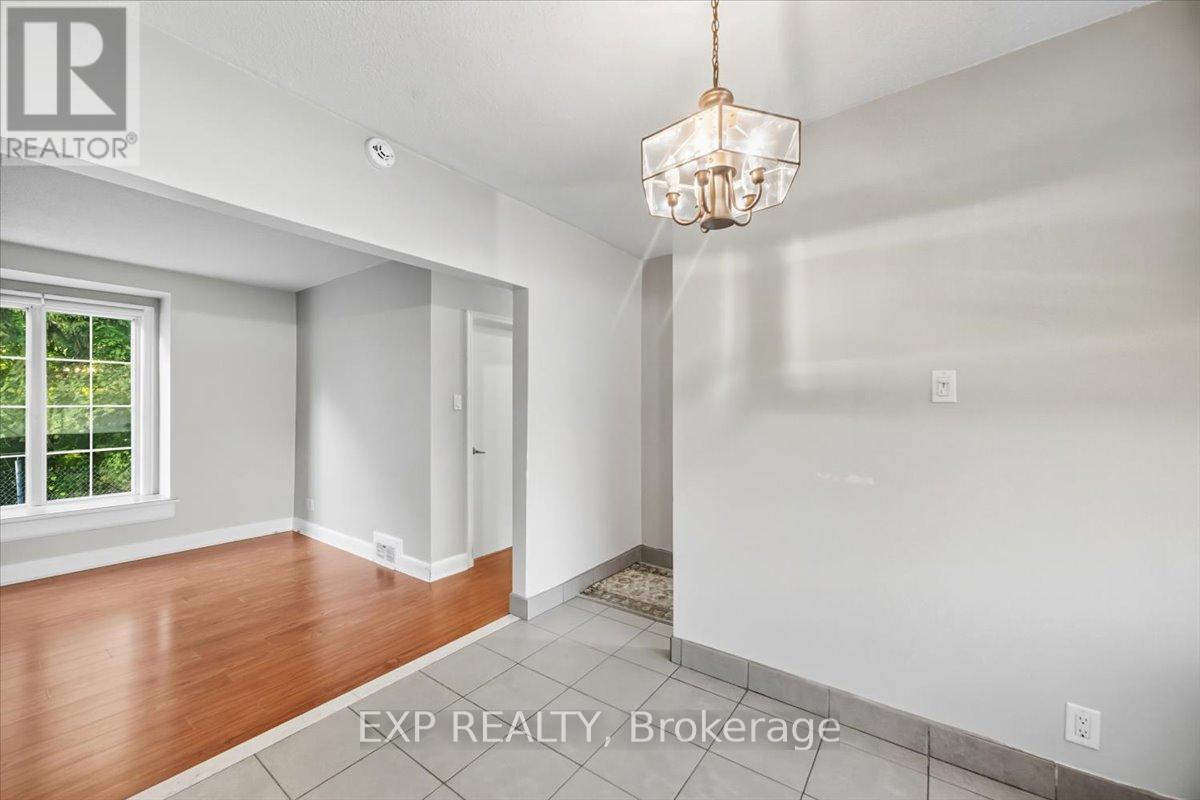 16 King Georges Drive W, Toronto, ON - Indoor Photo Showing Other Room