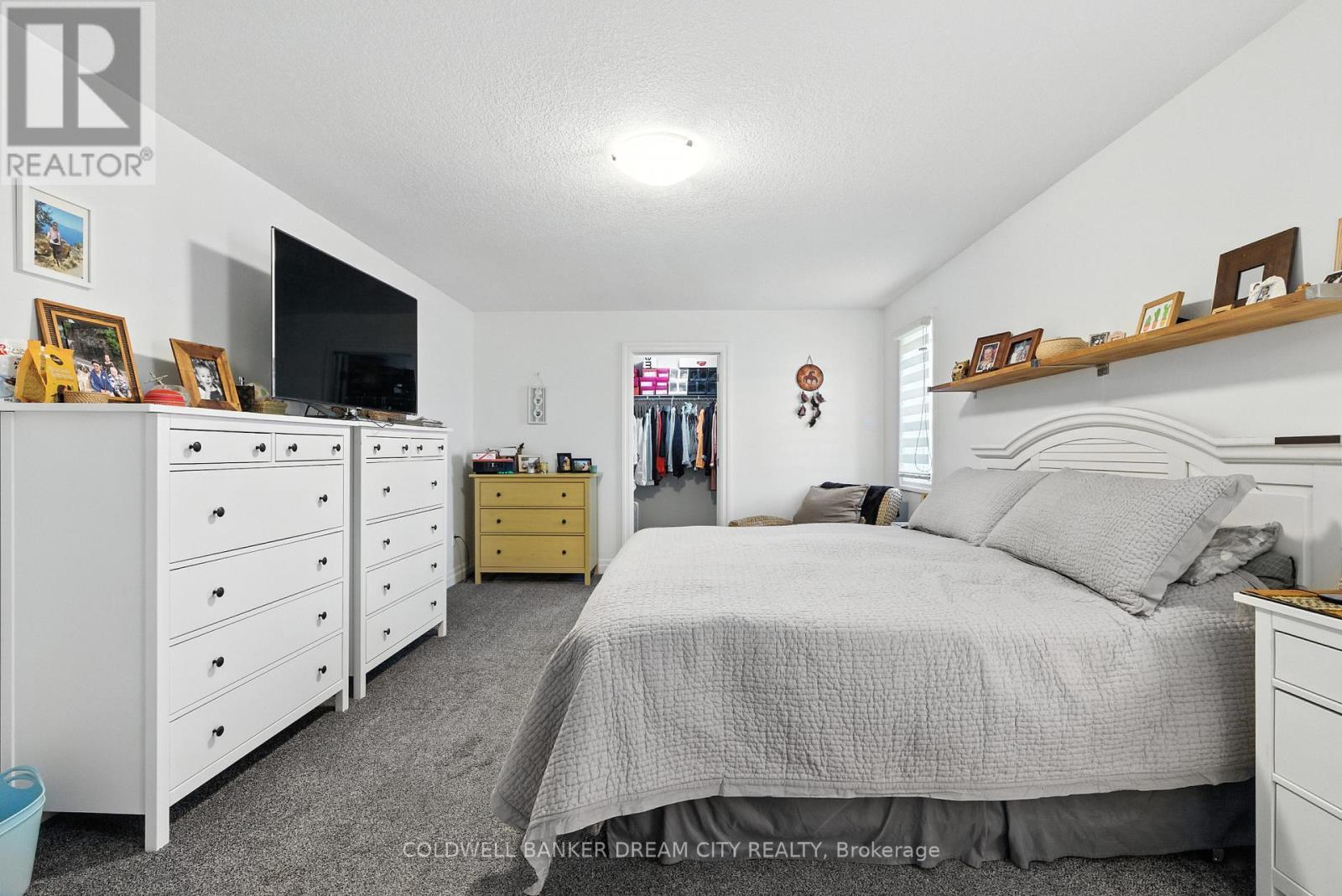 10 Honey Bend, St. Thomas, ON - Indoor Photo Showing Bedroom