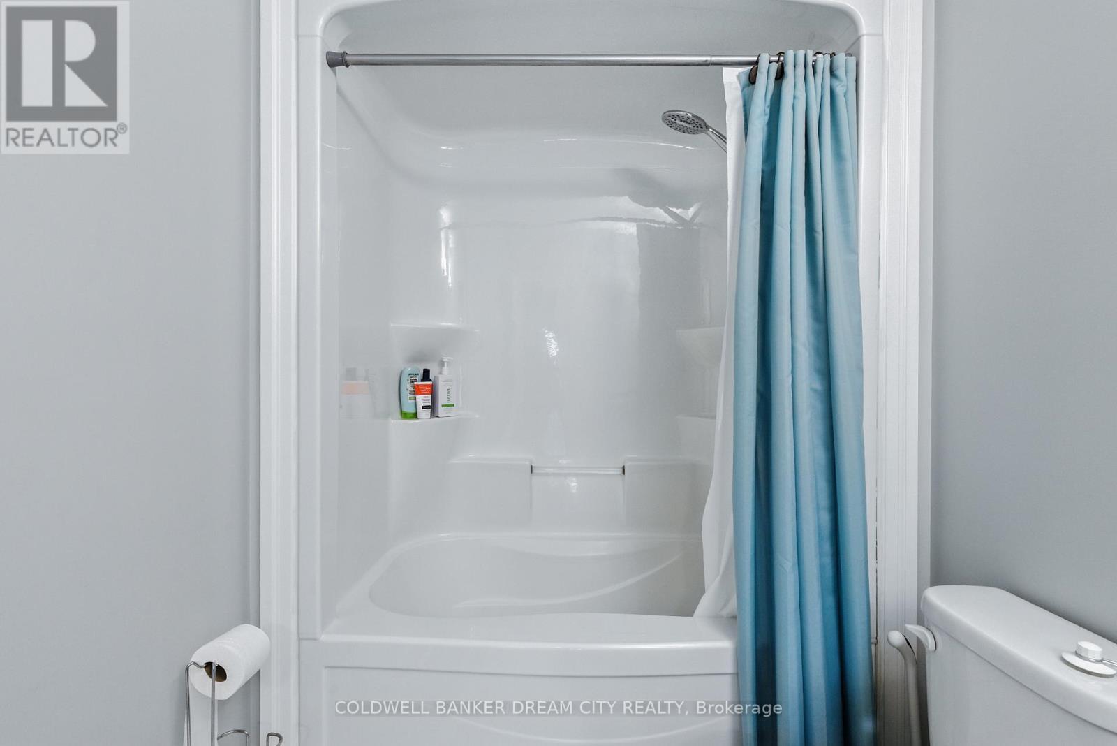 10 Honey Bend, St. Thomas, ON - Indoor Photo Showing Bathroom