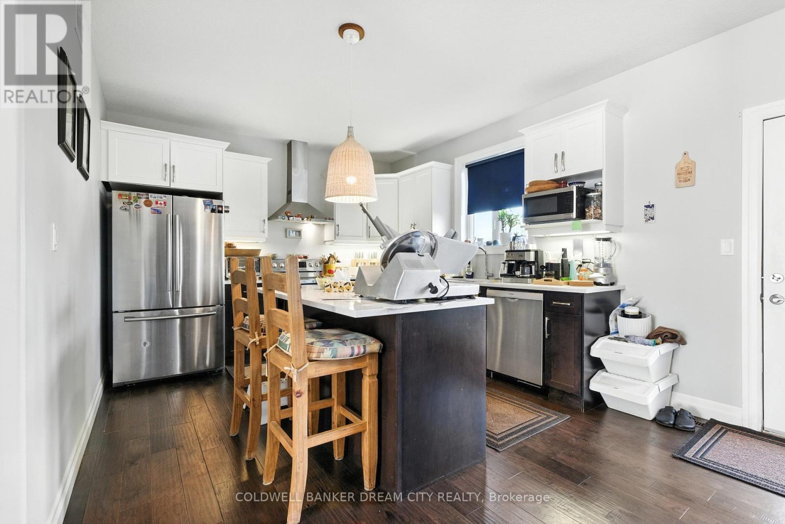 10 Honey Bend, St. Thomas, ON - Indoor Photo Showing Kitchen