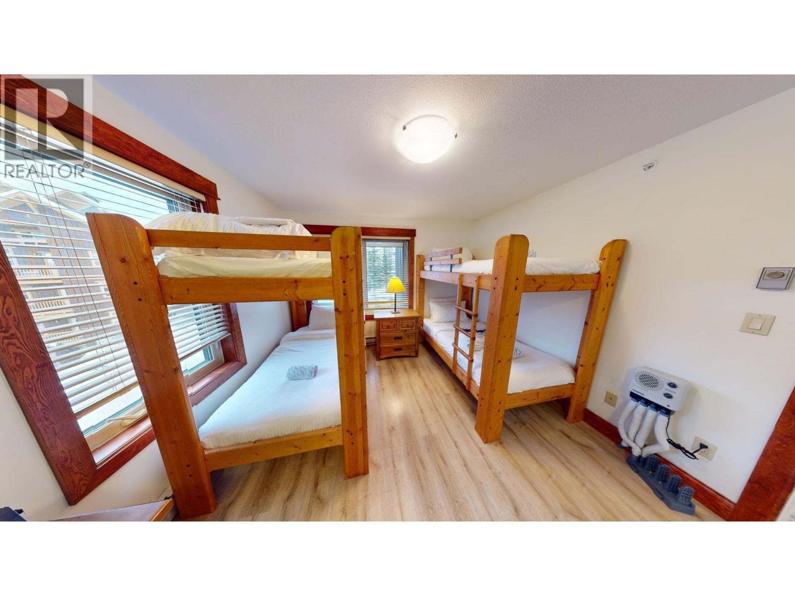 4559 Timberline Crescent Unit# 541, Fernie, BC - Indoor Photo Showing Bedroom