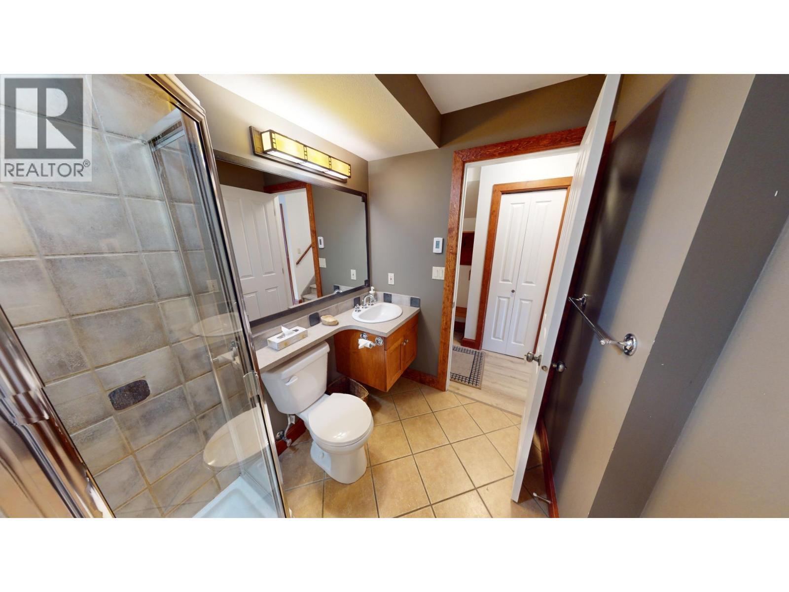 4559 Timberline Crescent Unit# 541, Fernie, BC - Indoor Photo Showing Bathroom