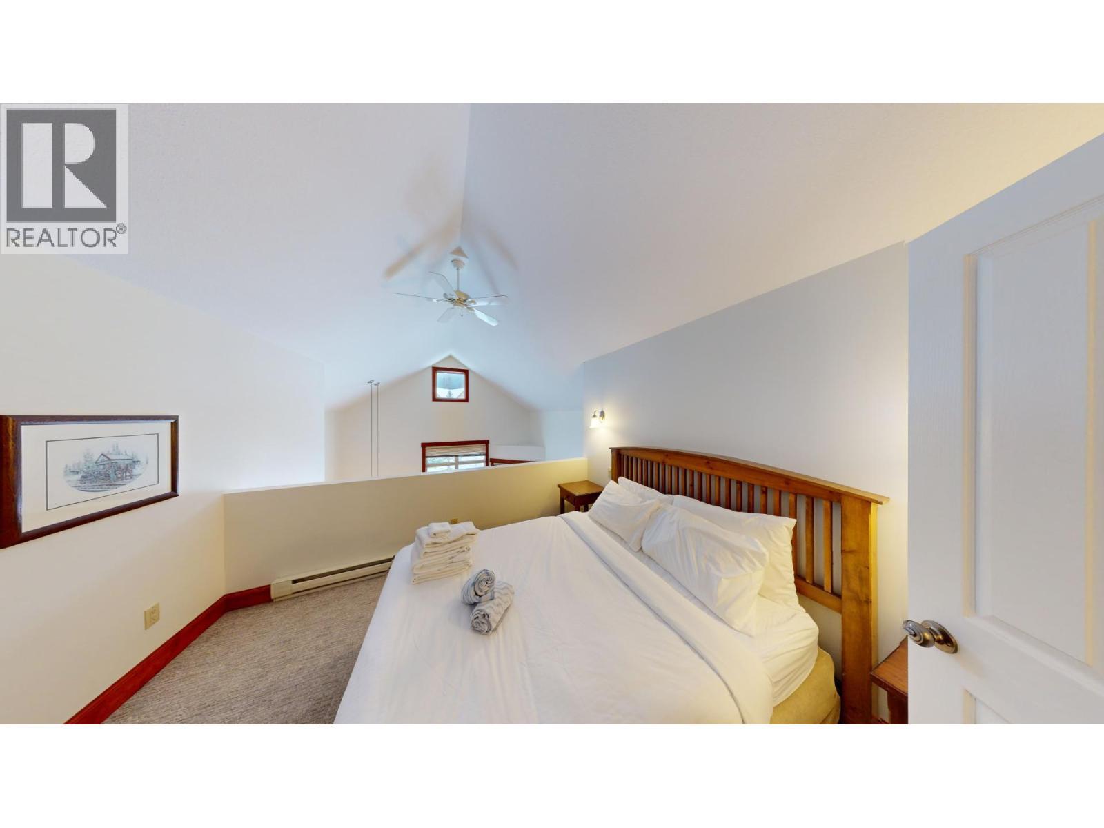 4559 Timberline Crescent Unit# 541, Fernie, BC - Indoor Photo Showing Bedroom