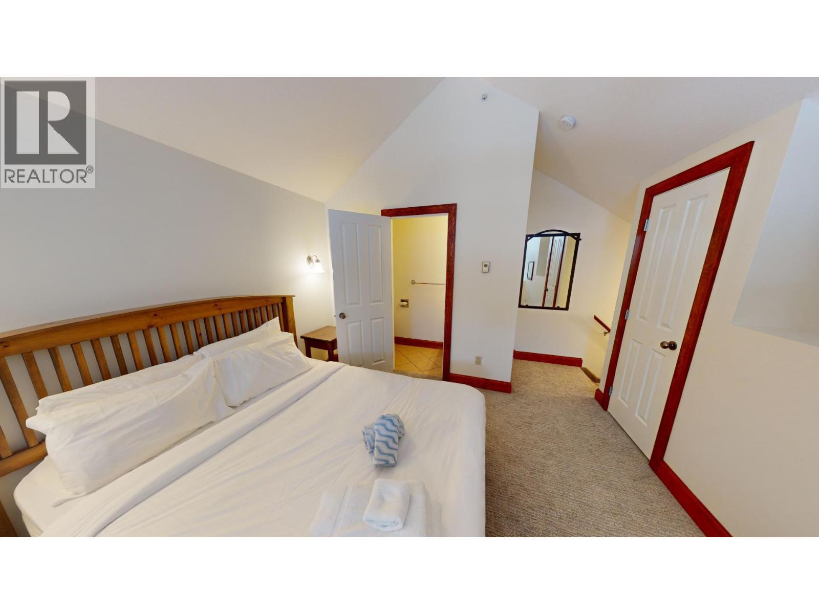 4559 Timberline Crescent Unit# 541, Fernie, BC - Indoor Photo Showing Bedroom