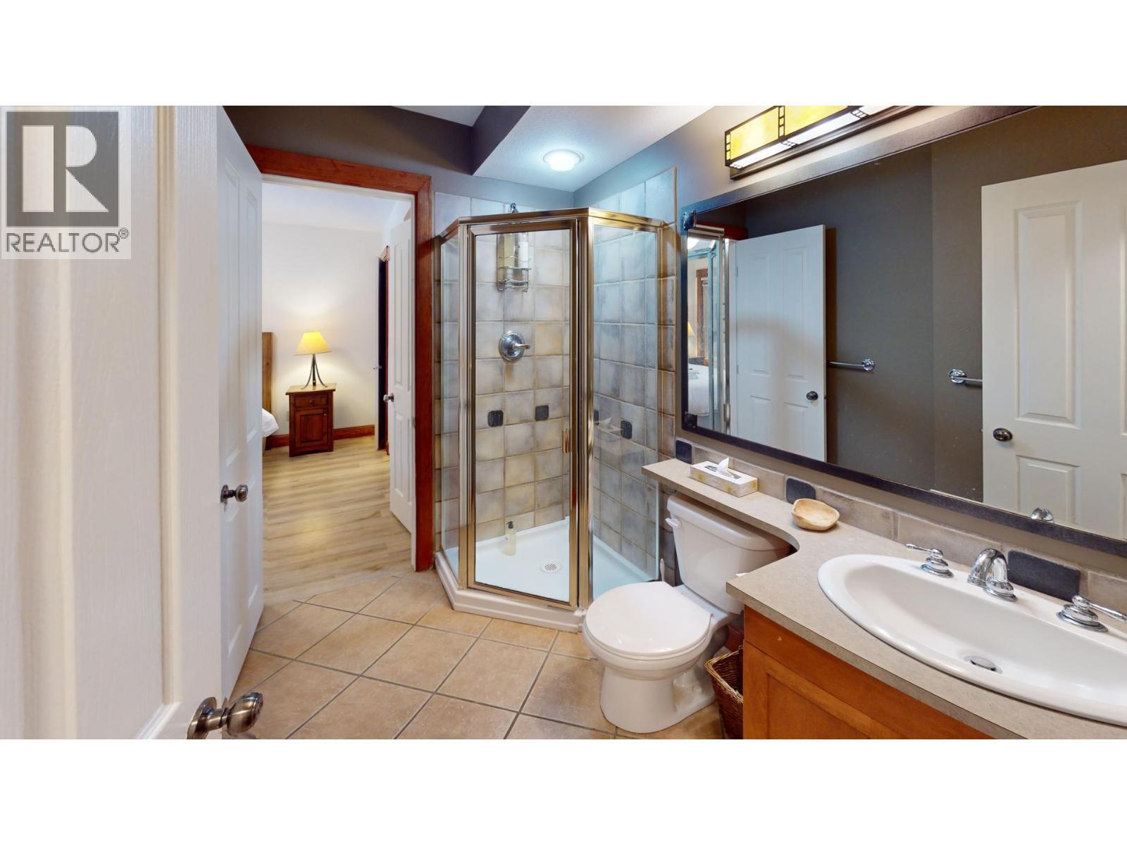 4559 Timberline Crescent Unit# 541, Fernie, BC - Indoor Photo Showing Bathroom