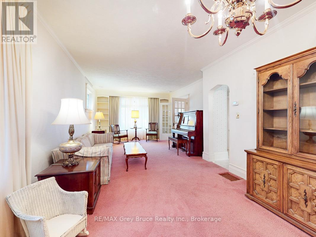 714 4Th Avenue E, Owen Sound, ON - Indoor